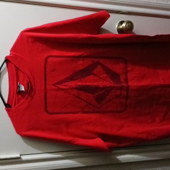 Volcom XL Men's Red T-shirt - Picture 1 of 4